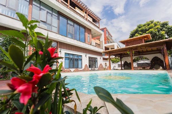 从化居礼润园泳池温泉别墅19房38床