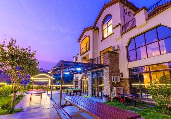 12 &nbsp;&nbsp;&nbsp;泳池/儿童池/双池/乒乓/台球/会议/12房20床河畔独栋大别墅【B1】